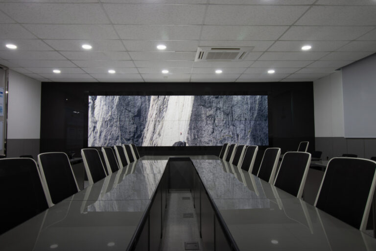 Soluzioni LEDwall e display professionali per Sale Riunioni Moderne